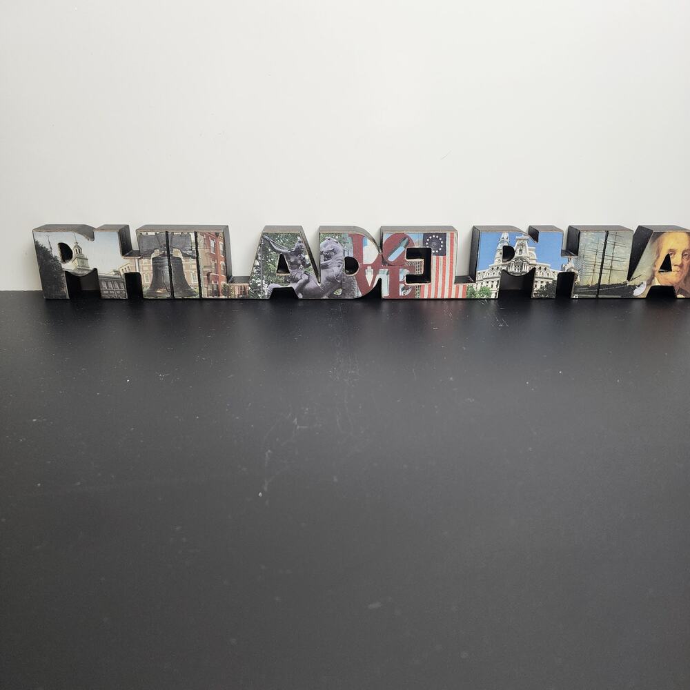 PHILADELPHIA (Pennsylvania) Wooden Sign with Important City Scenes Home Decor